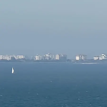Apartment Sunrise - 2 Bedrooms To The Sea *